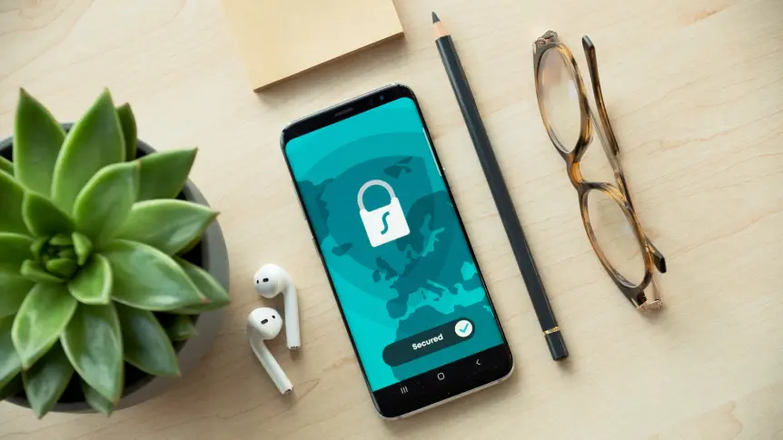 Phone with passkey lock displayed
